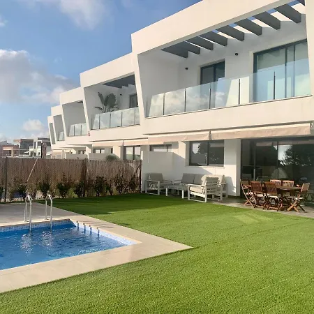 Villa Via Augusta 62 *